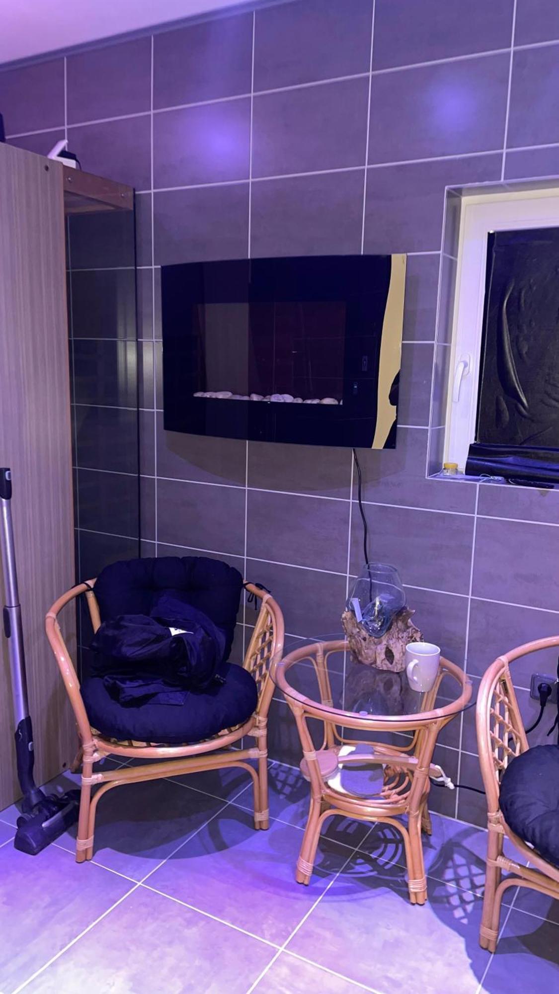 Penzion Loket Bagian luar foto